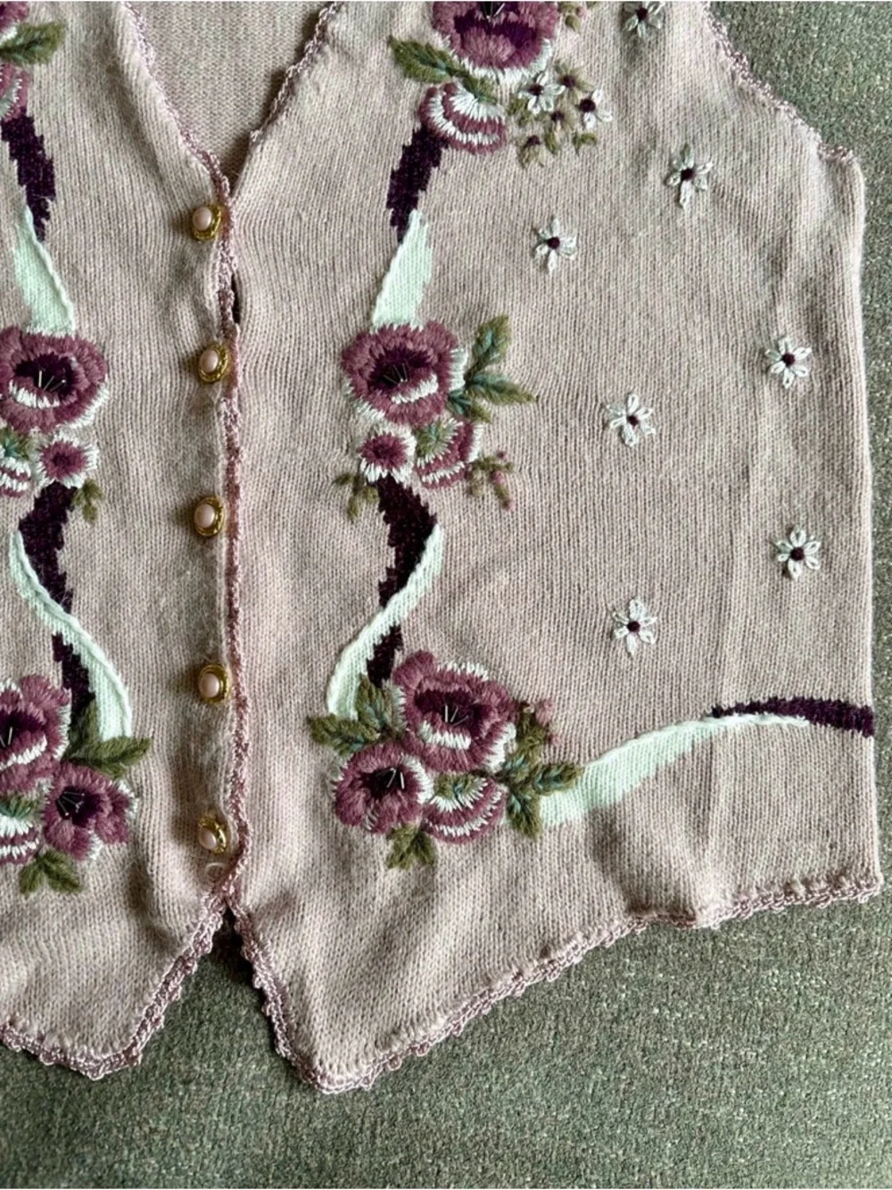 Cottagecore sweater vest - Picture 9 of 9